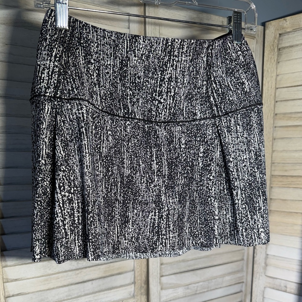 Lululemon Lost In Pace Skirt Size 8 Air Time White Black Athletic Skort